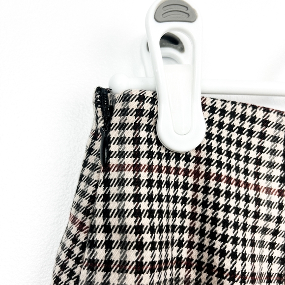 Dynamite Houndstooth Plaid Mini Skirt White Black & Brown Tones - Picture 4 of 9